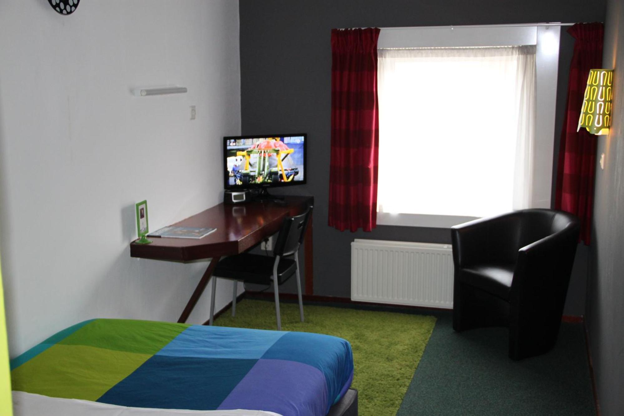 Hotel Oorsprongpark City Centre Utrecht Room photo